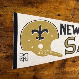Vintage NFL New Orleans Saints pennant single bar helmet